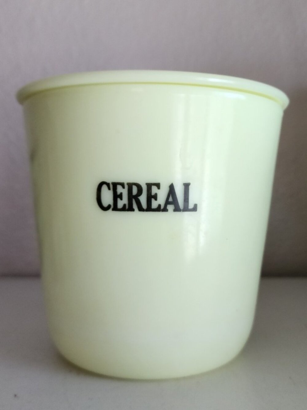 Beautiful Vintage McKee Seville Yellow Glass CEREAL 48oz Canister Uranium HTF